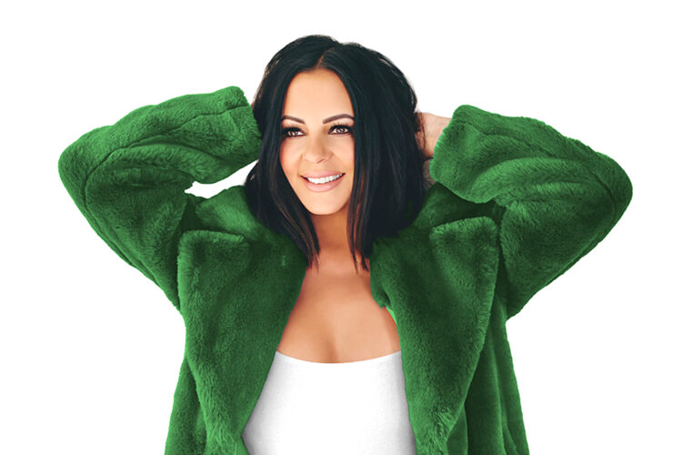 Sara Evans Brings Holiday Road Tour to Ohio Valley
